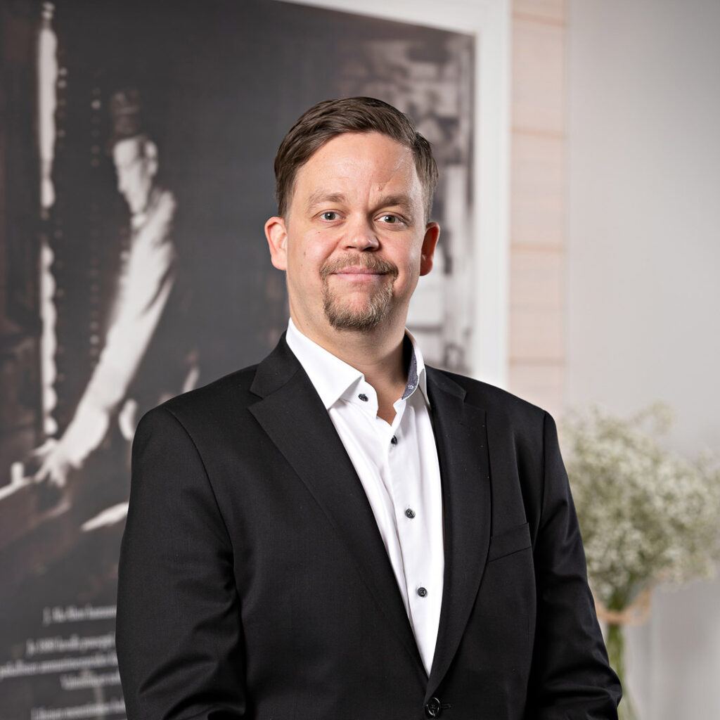 J.Ala-Ahon Hautaustoimisto Oula-Aleksi Mikkonen.