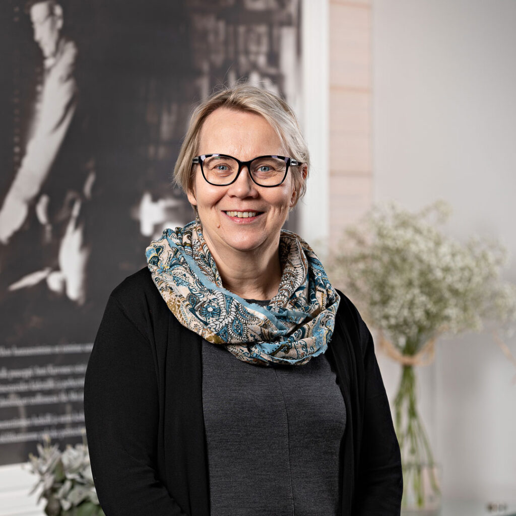 J.Ala-Ahon Hautaustoimisto Riitta Hiltunen.